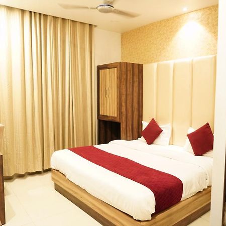 Hotel Malhotra Inn 50 Meter From Golden Temple Amritsar Exterior foto