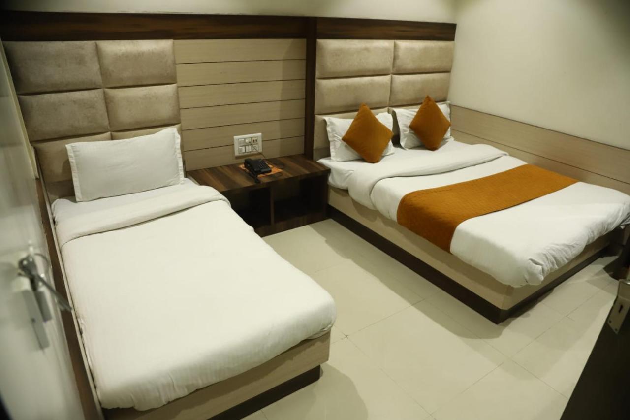 Hotel Malhotra Inn 50 Meter From Golden Temple Amritsar Exterior foto