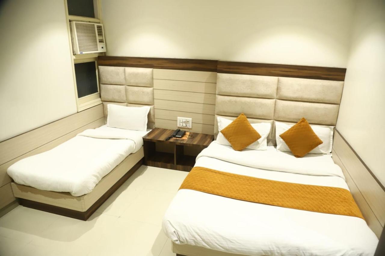 Hotel Malhotra Inn 50 Meter From Golden Temple Amritsar Exterior foto