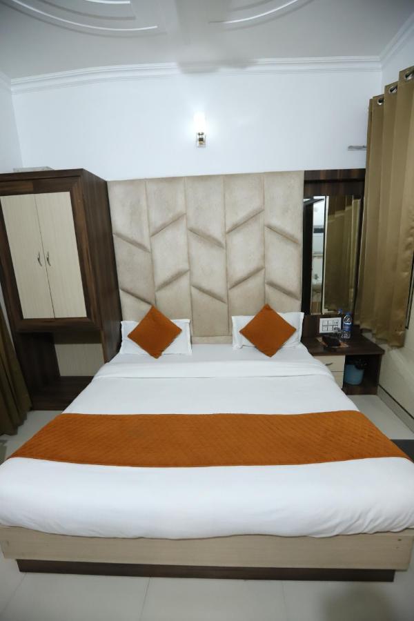 Hotel Malhotra Inn 50 Meter From Golden Temple Amritsar Exterior foto