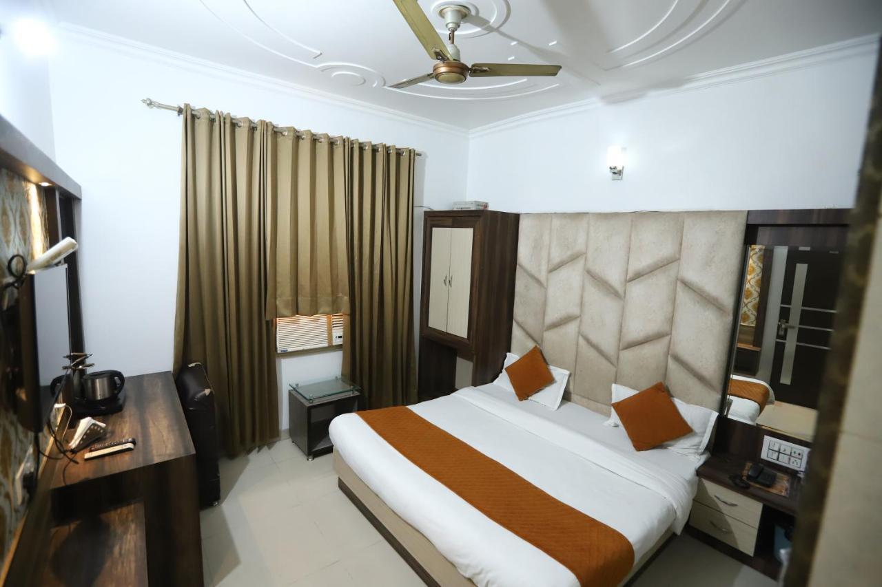 Hotel Malhotra Inn 50 Meter From Golden Temple Amritsar Exterior foto