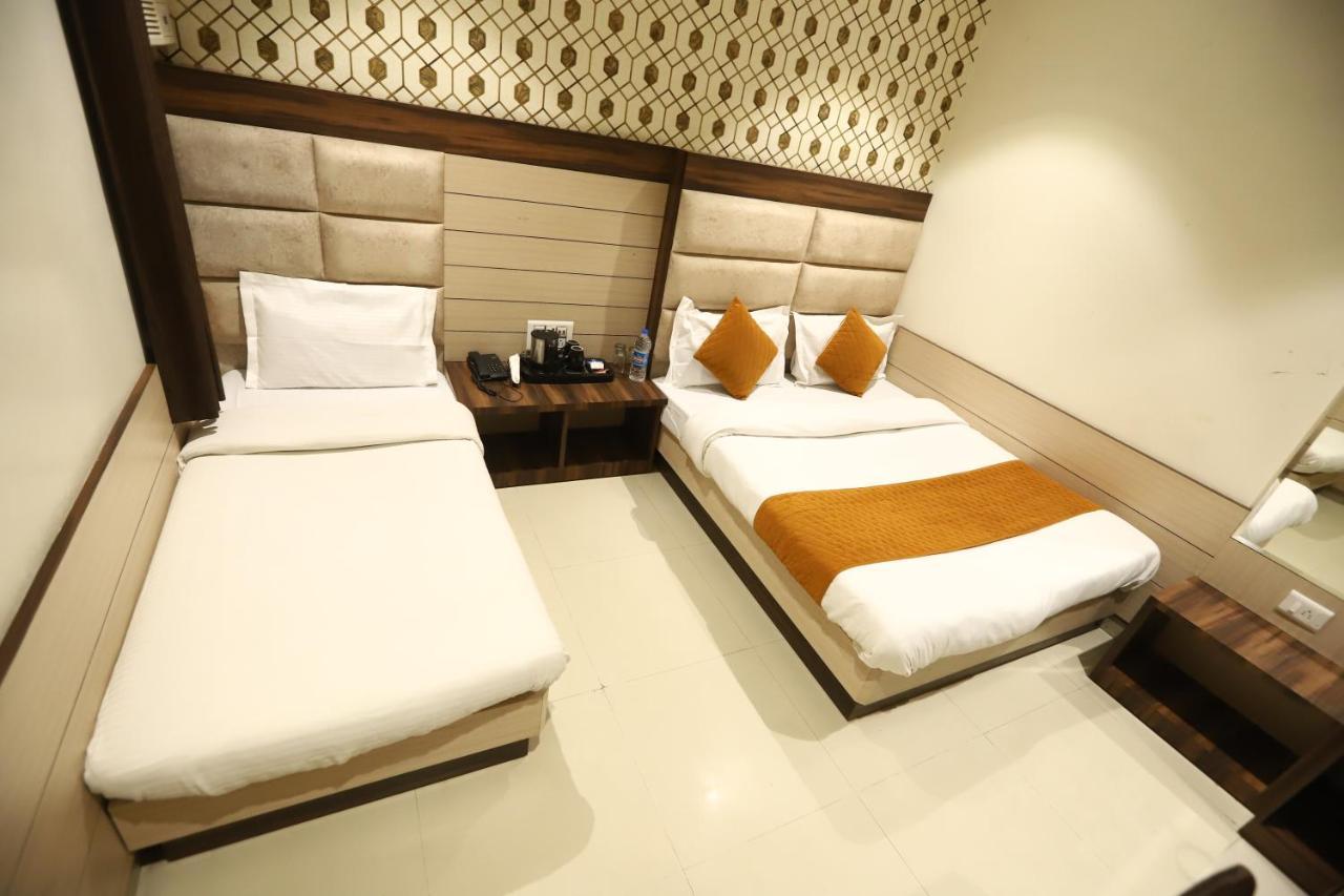 Hotel Malhotra Inn 50 Meter From Golden Temple Amritsar Exterior foto