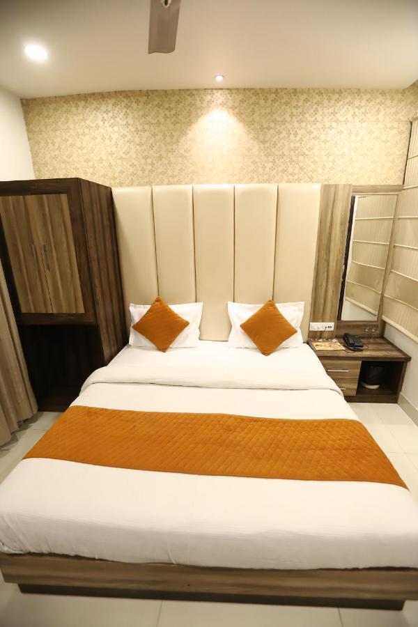Hotel Malhotra Inn 50 Meter From Golden Temple Amritsar Exterior foto