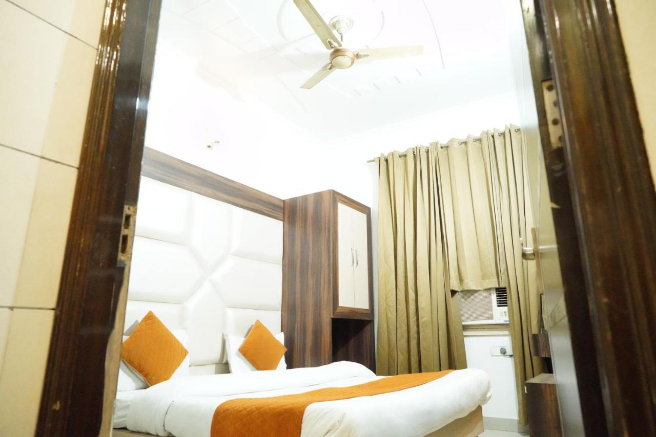 Hotel Malhotra Inn 50 Meter From Golden Temple Amritsar Exterior foto