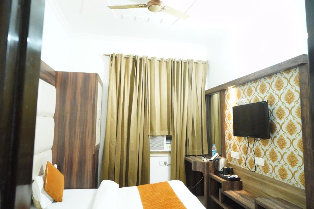 Hotel Malhotra Inn 50 Meter From Golden Temple Amritsar Exterior foto