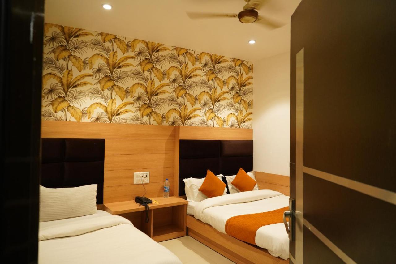 Hotel Malhotra Inn 50 Meter From Golden Temple Amritsar Exterior foto