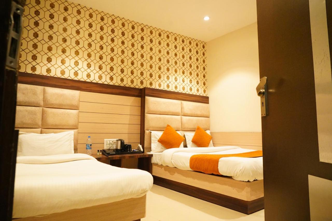Hotel Malhotra Inn 50 Meter From Golden Temple Amritsar Exterior foto