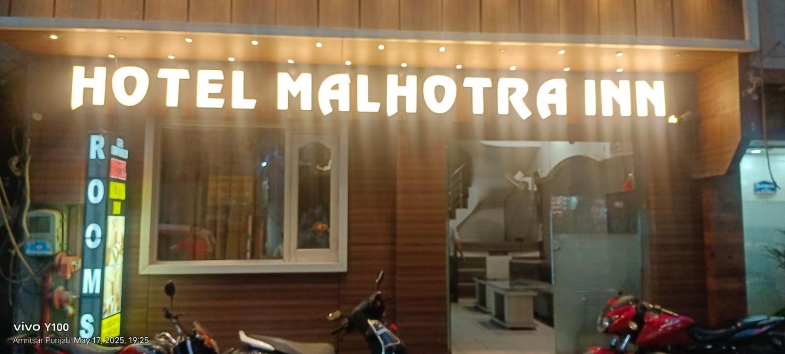 Hotel Malhotra Inn 50 Meter From Golden Temple Amritsar Exterior foto