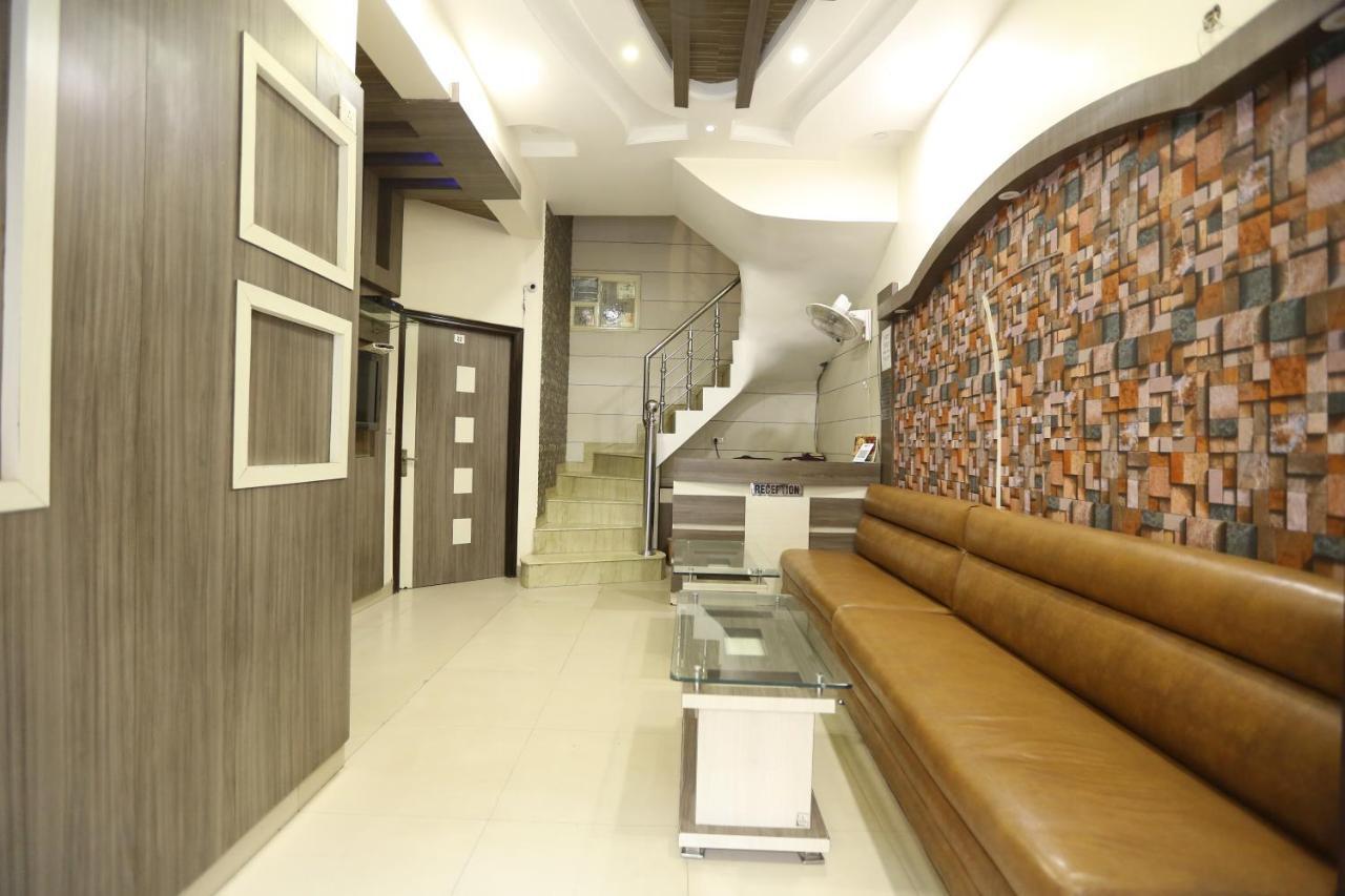 Hotel Malhotra Inn 50 Meter From Golden Temple Amritsar Exterior foto